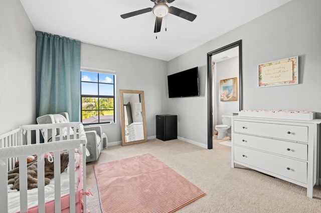 810 Hookline Circle, Loxahatchee, FL 33470