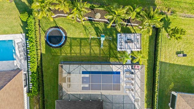 810 Hookline Circle, Loxahatchee, FL 33470