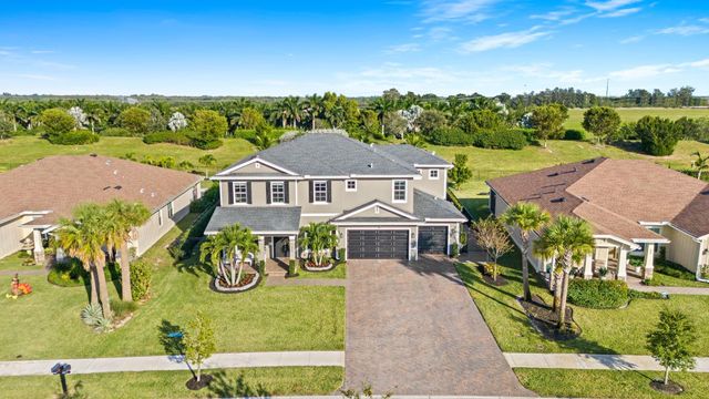 810 Hookline Circle, Loxahatchee, FL 33470
