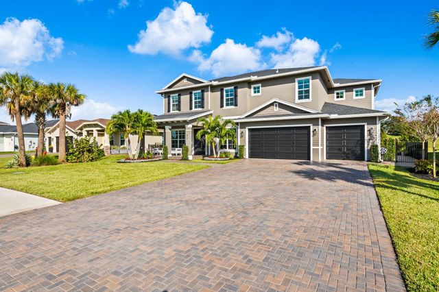 810 Hookline Circle, Loxahatchee, FL 33470