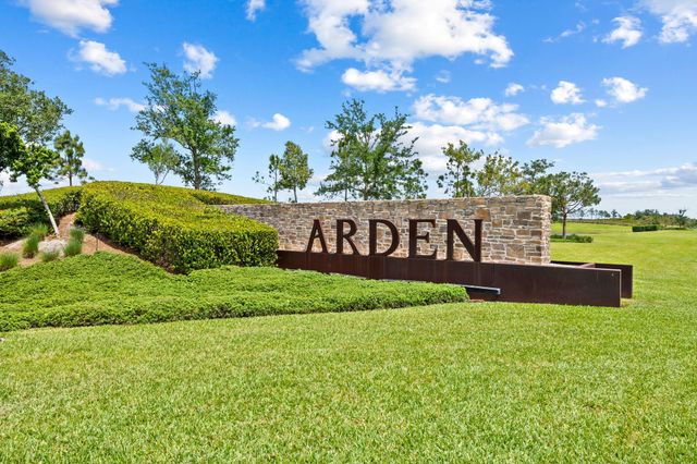 810 Hookline Circle, Loxahatchee, FL 33470