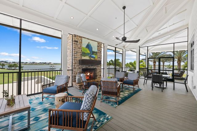 810 Hookline Circle, Loxahatchee, FL 33470