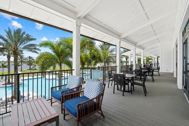 810 Hookline Circle, Loxahatchee, FL 33470