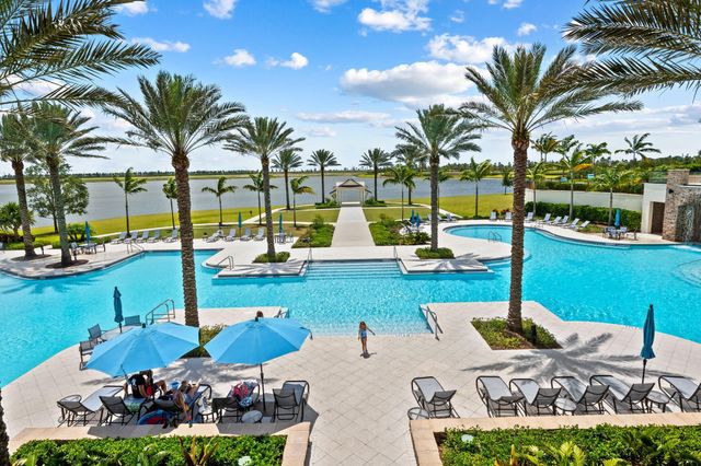 810 Hookline Circle, Loxahatchee, FL 33470