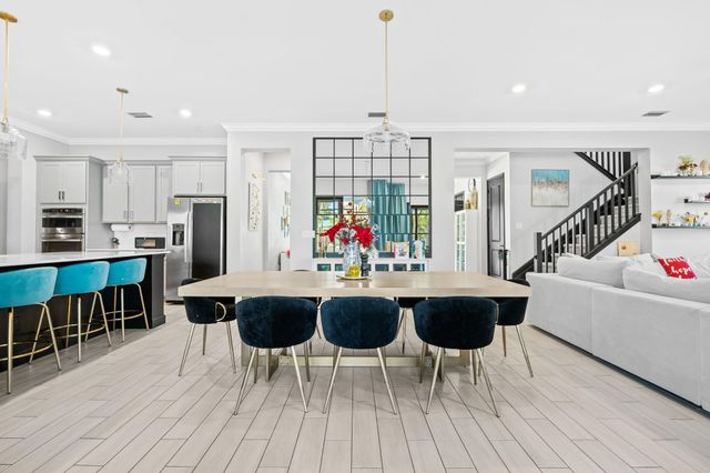 810 Hookline Circle, Loxahatchee, FL 33470