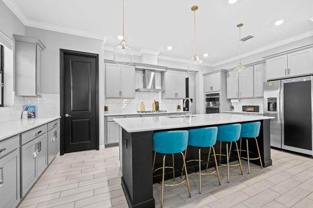 810 Hookline Circle, Loxahatchee, FL 33470