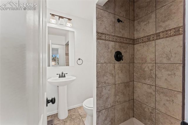 2355 Heathercrest Drive, Colorado Springs, CO 80915