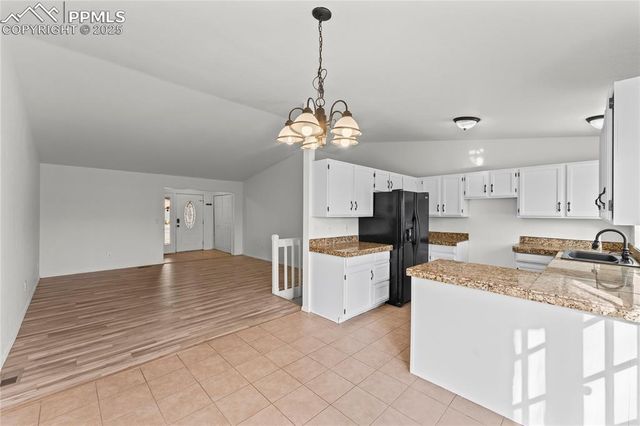 2355 Heathercrest Drive, Colorado Springs, CO 80915