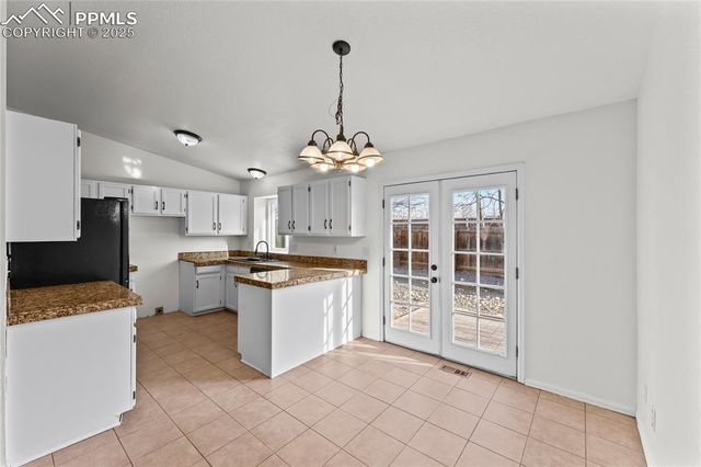 2355 Heathercrest Drive, Colorado Springs, CO 80915