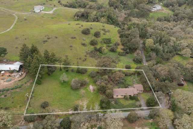 4550 Hidden Springs Rd, Santa Rosa, CA 95404