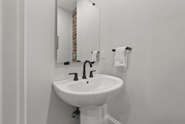 393 W 2nd Avenue, 393, Columbus, OH 43201