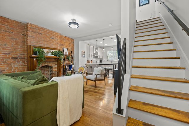 393 W 2nd Avenue, 393, Columbus, OH 43201