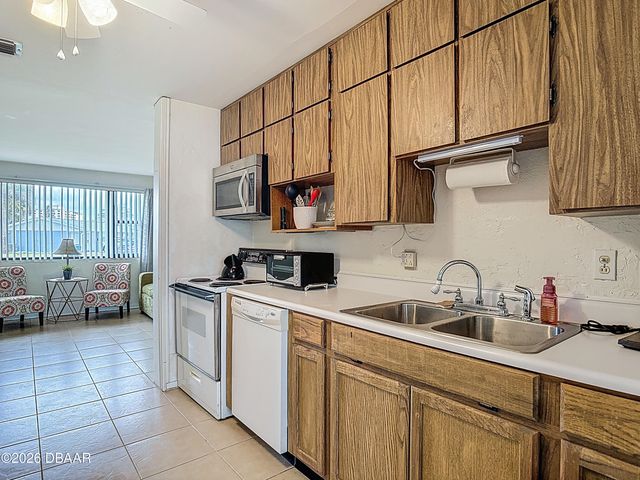 28 Palm Drive, Ormond Beach, FL 32176