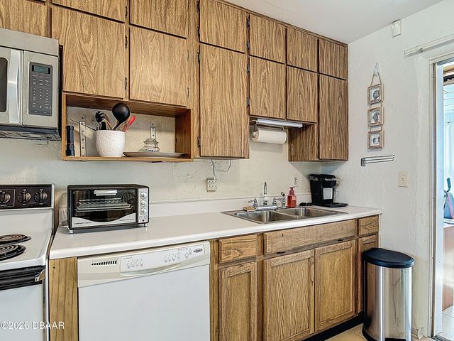 28 Palm Drive, Ormond Beach, FL 32176