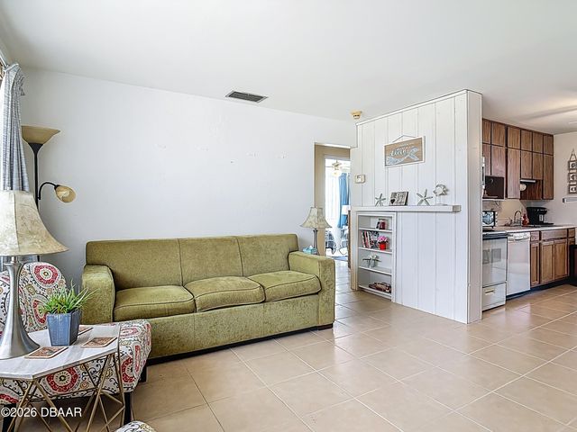 28 Palm Drive, Ormond Beach, FL 32176