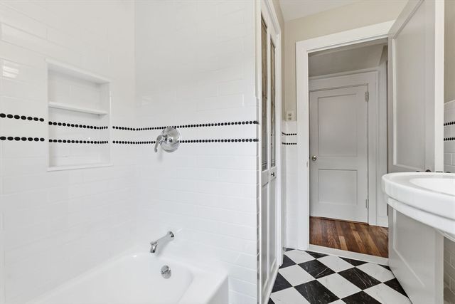 324 Lowel St, Peabody, MA 01960