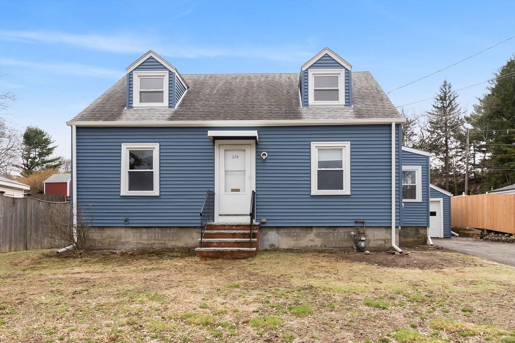 324 Lowel St, Peabody, MA 01960