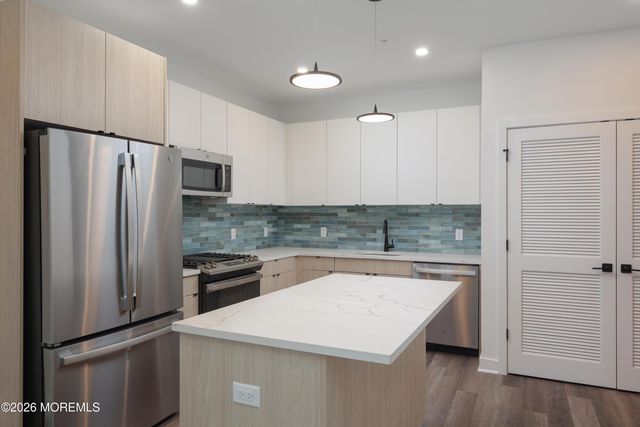 6 W End Court 206, Long Branch, NJ 07740