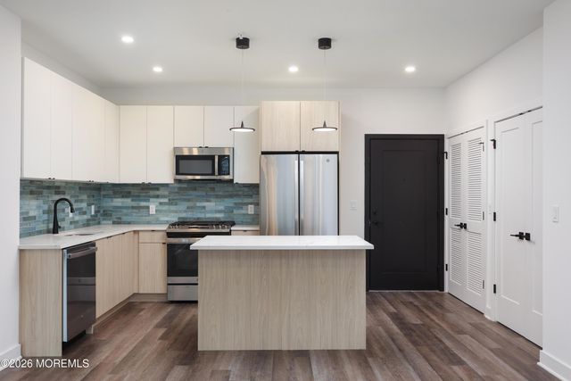 6 W End Court 206, Long Branch, NJ 07740