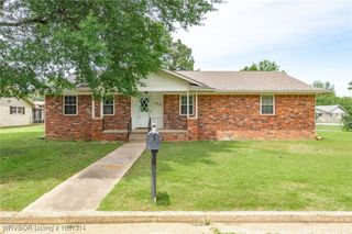 102 Dogwood Avenue, Poteau, OK 74953