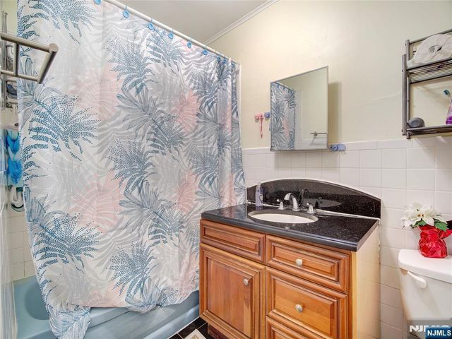 6011 Van Buren Place, West New York, NJ 07093