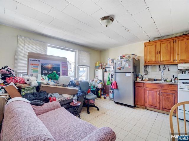 6011 Van Buren Place, West New York, NJ 07093