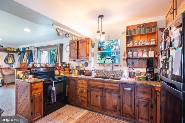 1119 SUMMIT AVE, Front Royal, VA 22630
