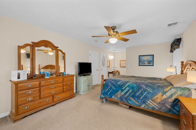 16 Mars Dr, Shrewsbury, MA 01545