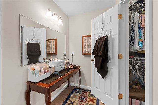 16 Mars Dr, Shrewsbury, MA 01545