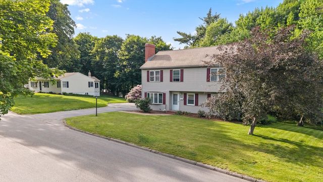 16 Mars Dr, Shrewsbury, MA 01545