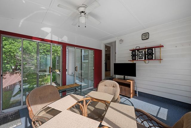 16 Mars Dr, Shrewsbury, MA 01545