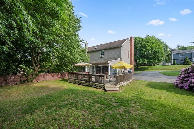 16 Mars Dr, Shrewsbury, MA 01545