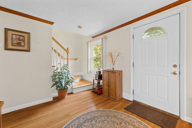 16 Mars Dr, Shrewsbury, MA 01545