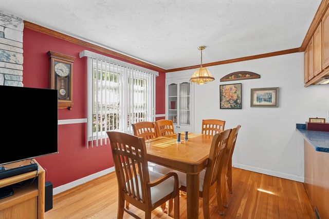 16 Mars Dr, Shrewsbury, MA 01545