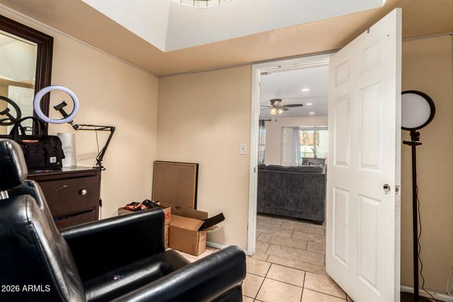 2 E MURIEL Drive, Phoenix, AZ 85022