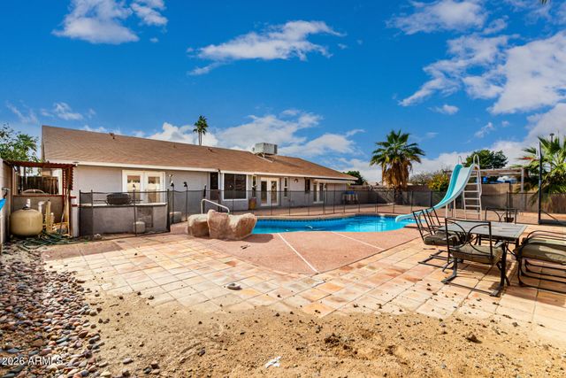 2 E MURIEL Drive, Phoenix, AZ 85022