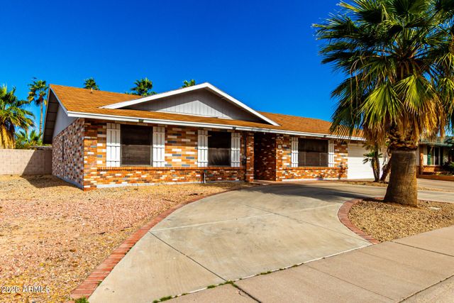 2 E MURIEL Drive, Phoenix, AZ 85022