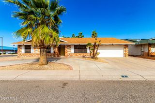 2 E MURIEL Drive, Phoenix, AZ 85022