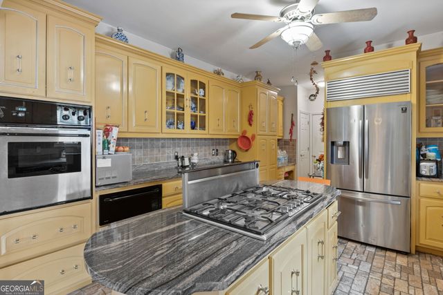 5141 Dixie Lake Road, Union City, GA 30291