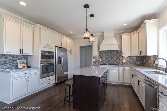 925 Guenevere Drive, Oxford, MI 48371