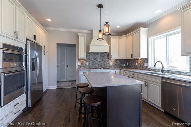 925 Guenevere Drive, Oxford, MI 48371