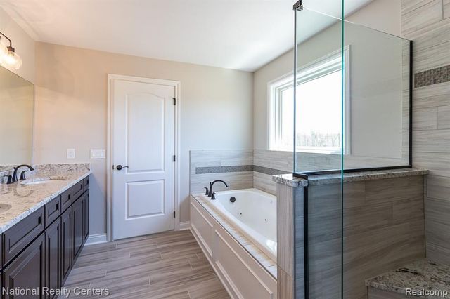 925 Guenevere Drive, Oxford, MI 48371