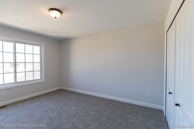 925 Guenevere Drive, Oxford, MI 48371