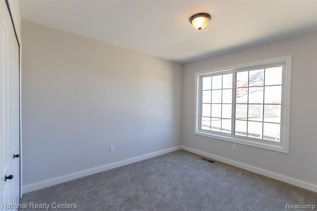 925 Guenevere Drive, Oxford, MI 48371