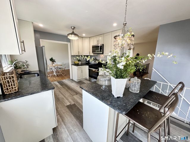 25 Dairy Farm Road, Norwalk, CT 06851