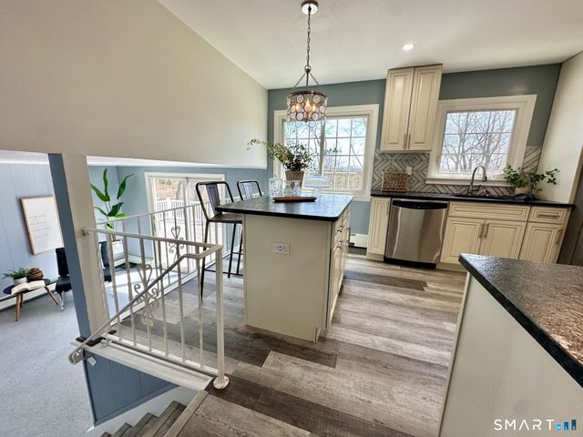 25 Dairy Farm Road, Norwalk, CT 06851