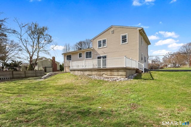 25 Dairy Farm Road, Norwalk, CT 06851