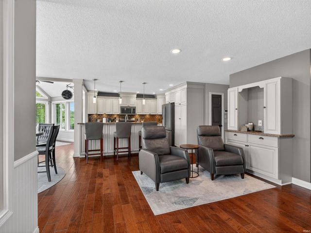 9811 Stowaway Cove, Fort Wayne, IN 46835
