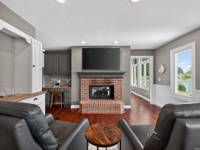 9811 Stowaway Cove, Fort Wayne, IN 46835