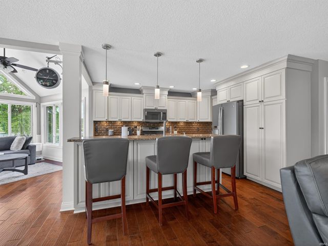 9811 Stowaway Cove, Fort Wayne, IN 46835